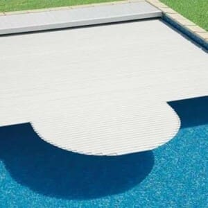 Volet immergé fosse sèche ROUSSILLON blanc piscine 8x4 m